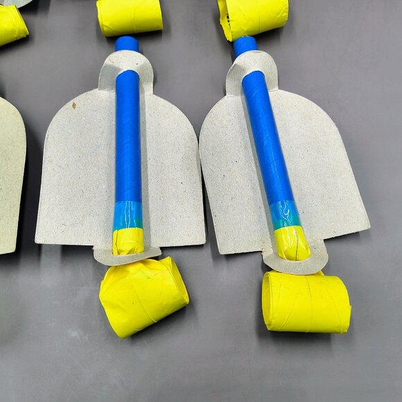 Vintage 1992 Batman Party Favor Supplies Blowouts Unused Red Yellow Blue - Picture 10 of 10